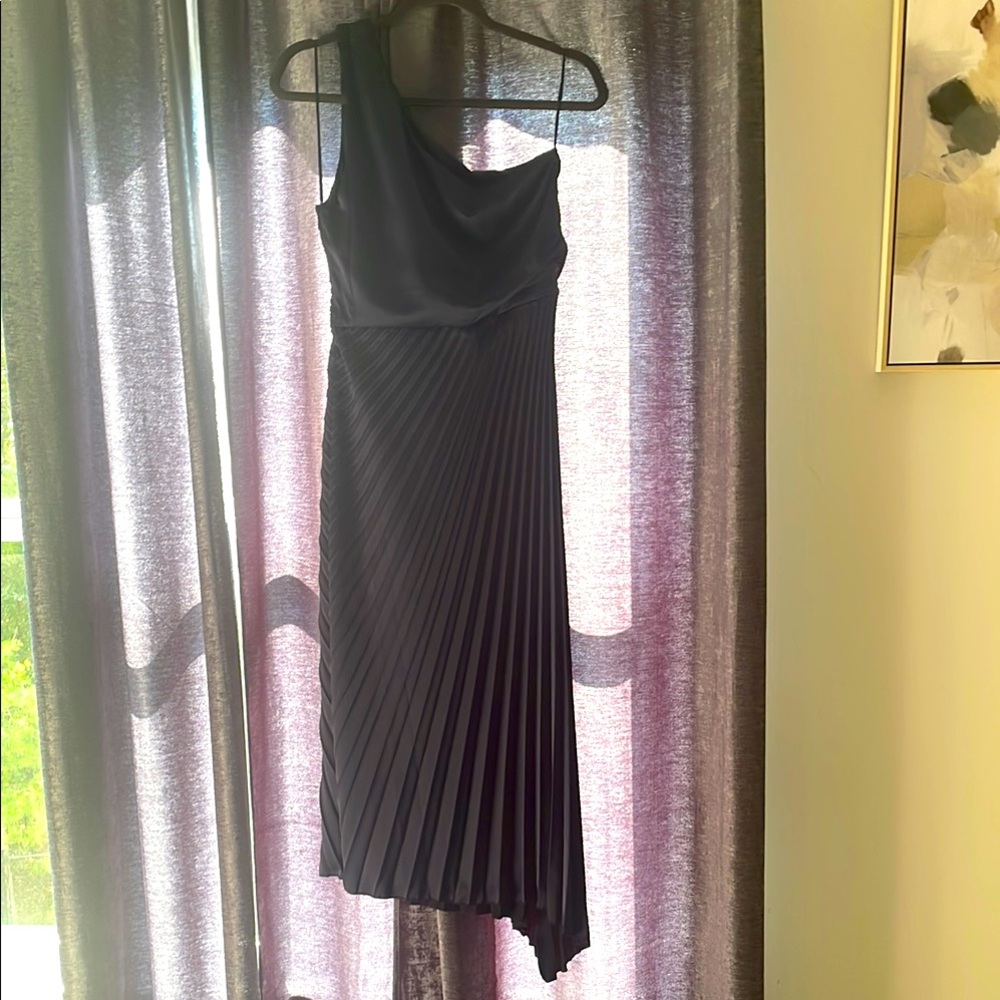 Elegant Black One-Shoulder Dress